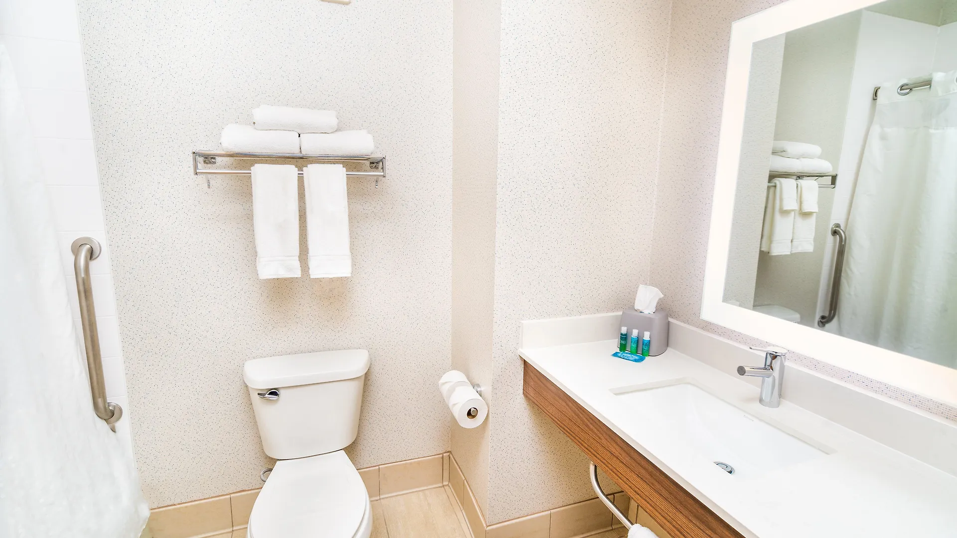 Holiday Inn Express & Suites Las Vegas Sw Springvalley By Ihg 3*,