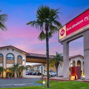 Western Airport & Convention Center Hotel