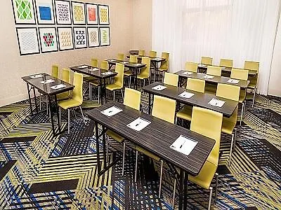 Holiday Inn Express & Suites Las Vegas Sw Springvalley By Ihg 3*,