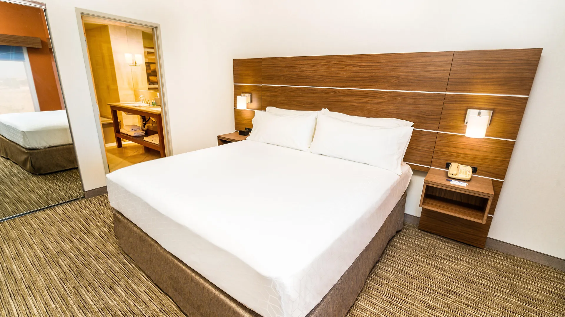 Holiday Inn Express & Suites Las Vegas Sw Springvalley By Ihg 3*,  United States