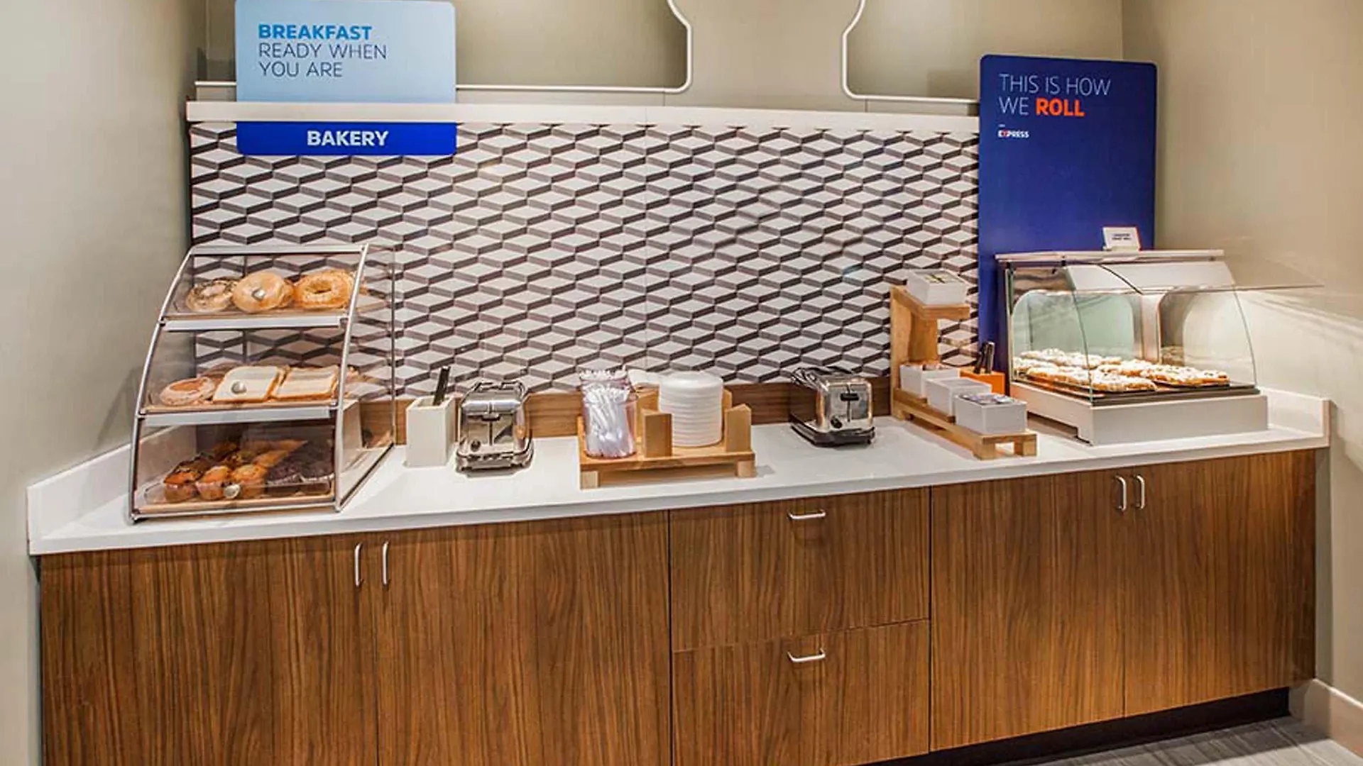 Holiday Inn Express & Suites Las Vegas Sw Springvalley By Ihg
