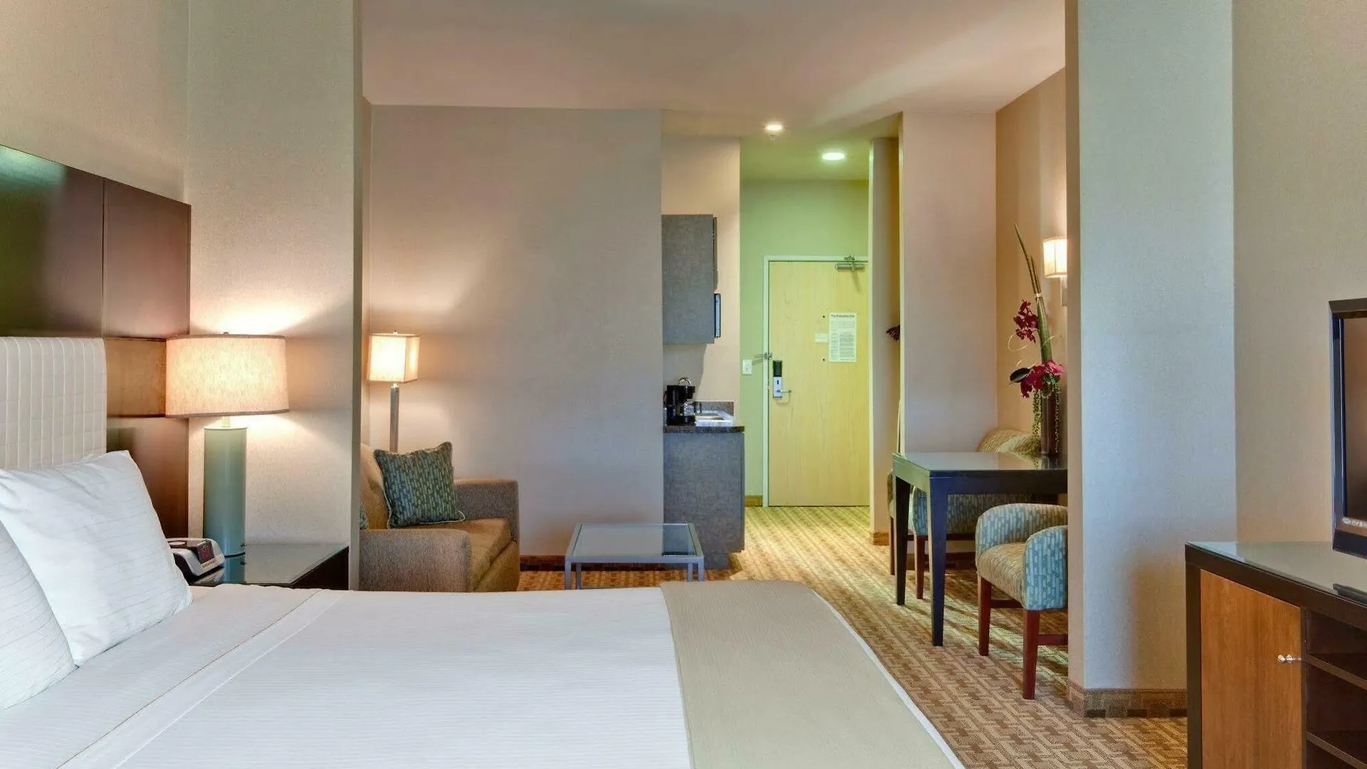 Holiday Inn Express & Suites Las Vegas Sw Springvalley By Ihg