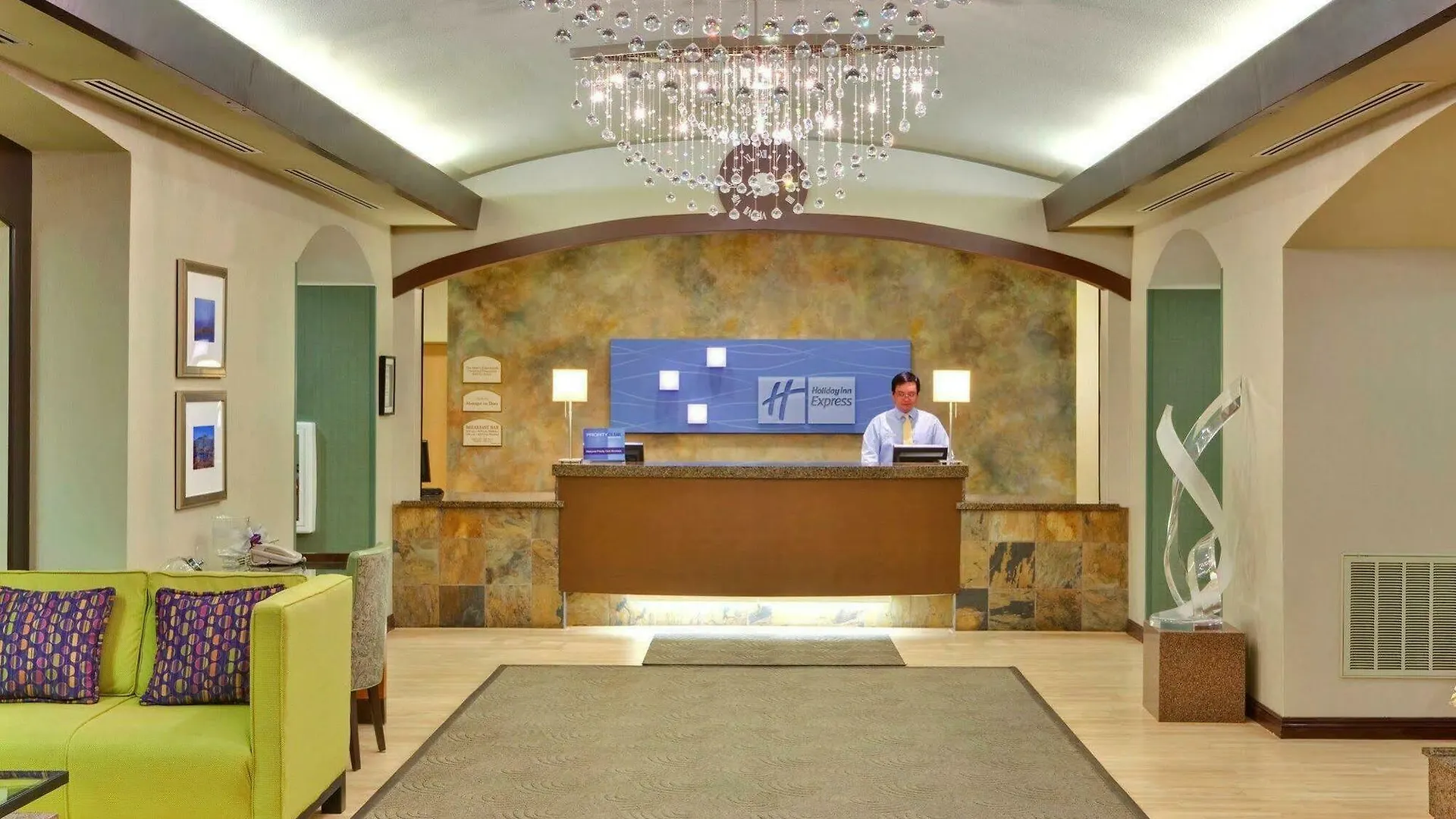 Hotel Holiday Inn Express & Suites Las Vegas Sw Springvalley By Ihg